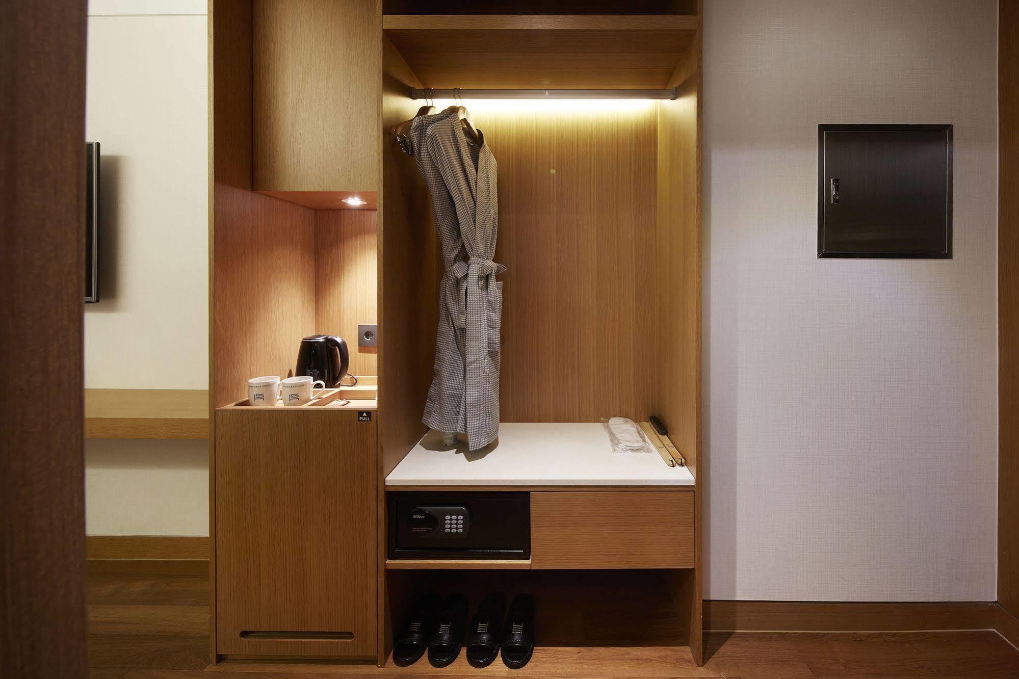 Standard Hotel Seoul Exterior photo