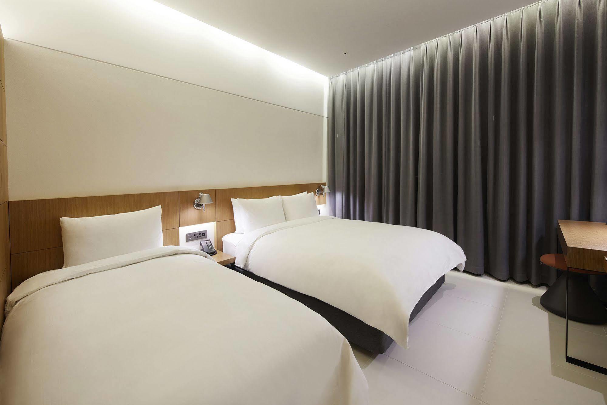 Standard Hotel Seoul Exterior photo
