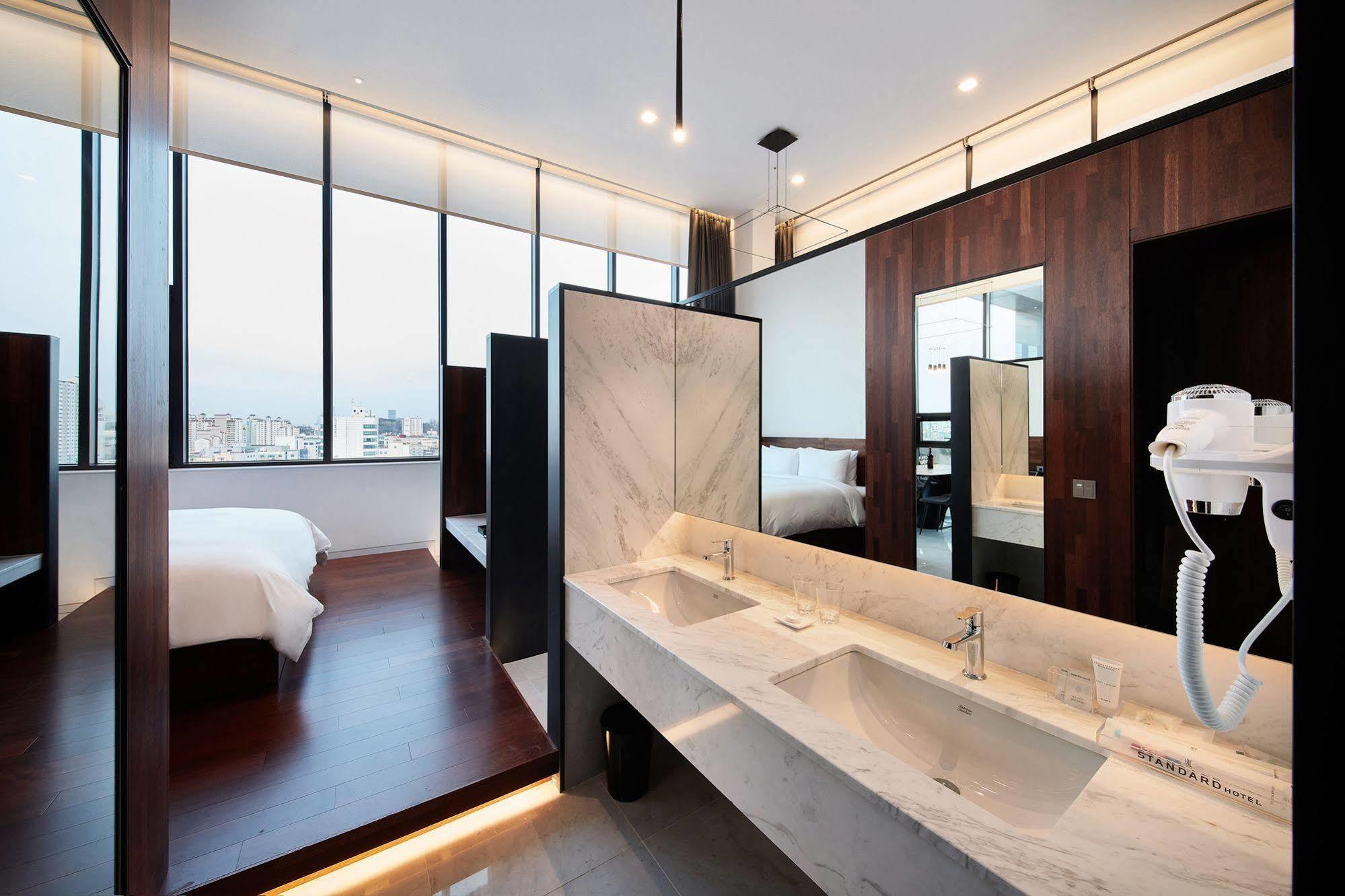 Standard Hotel Seoul Exterior photo